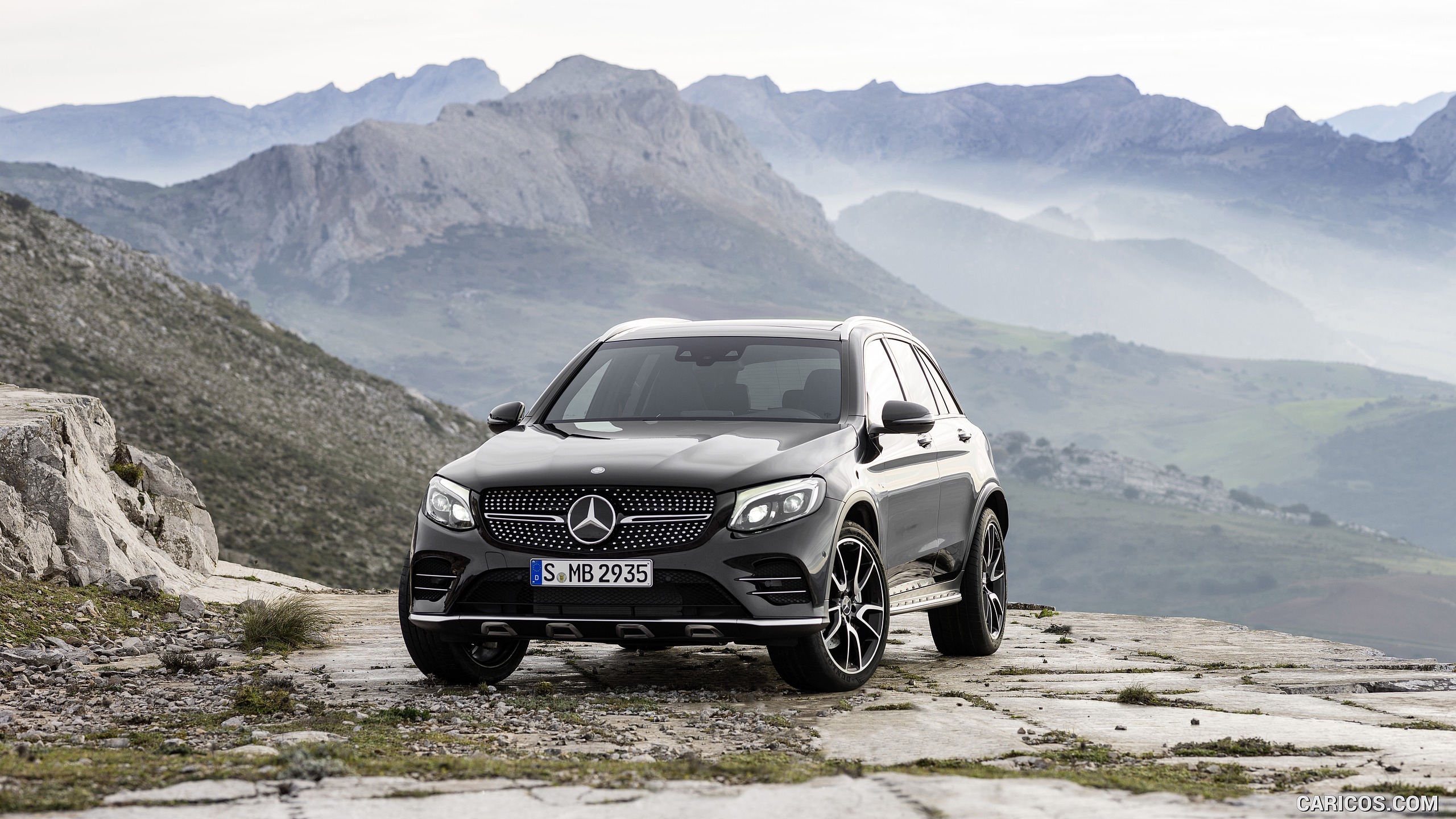 2017 Mercedes-AMG GLC 43 4MATIC (Chassis: X253, Color: Obsidian Black) - Front, #17 of 108