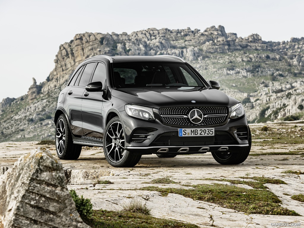 2017 Mercedes-AMG GLC 43 4MATIC (Chassis: X253, Color: Obsidian Black) - Front