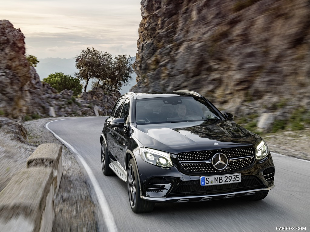 2017 Mercedes-AMG GLC 43 4MATIC (Chassis: X253, Color: Obsidian Black) - Front