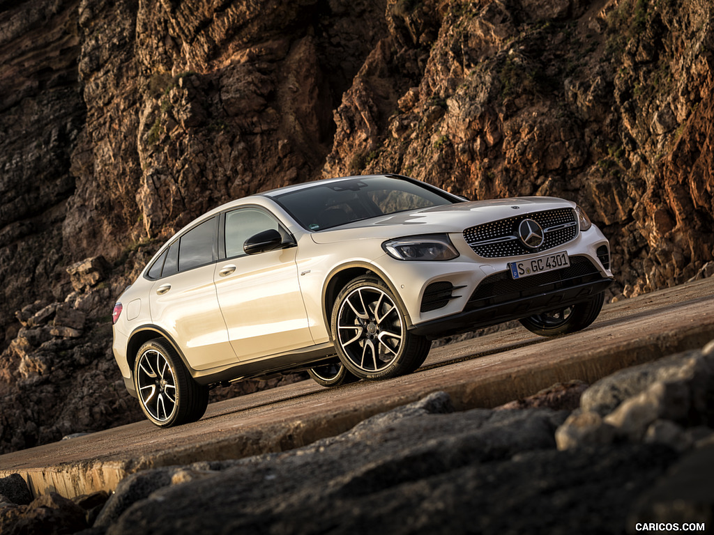 2017 Mercedes-AMG GLC 43 Coupé - Front Three-Quarter