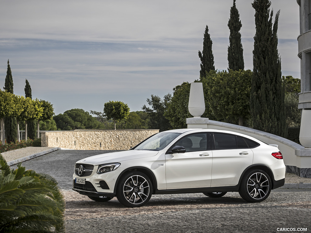 2017 Mercedes-AMG GLC 43 Coupé - Side