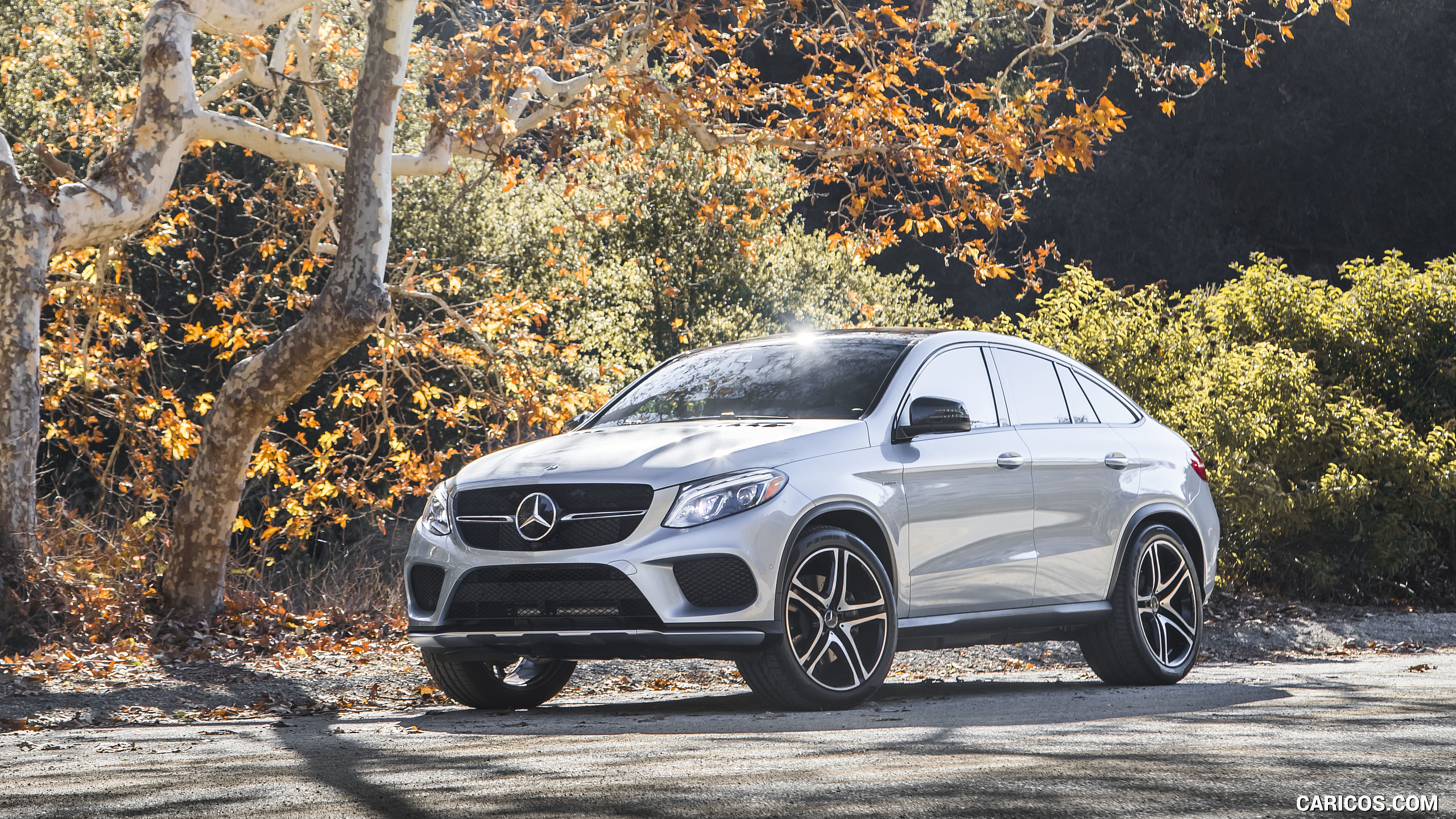 2017 Mercedes-AMG GLE 43 Coupe (US-Spec) - Front Three-Quarter | Caricos