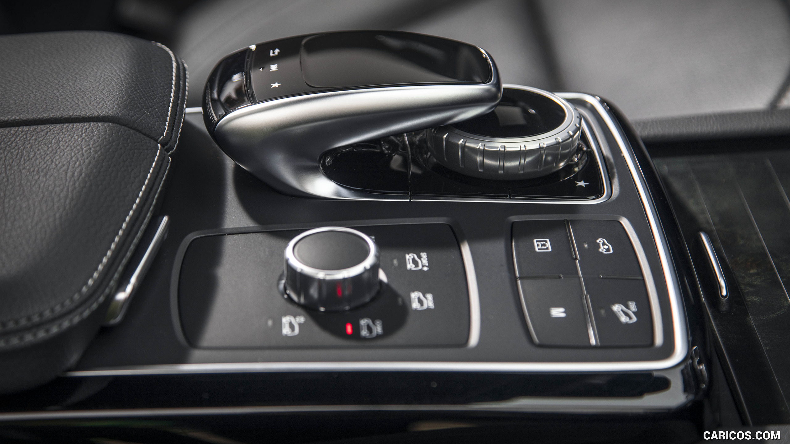 2017 Mercedes-AMG GLE43 (US-Spec) - Interior, Controls, #61 of 71