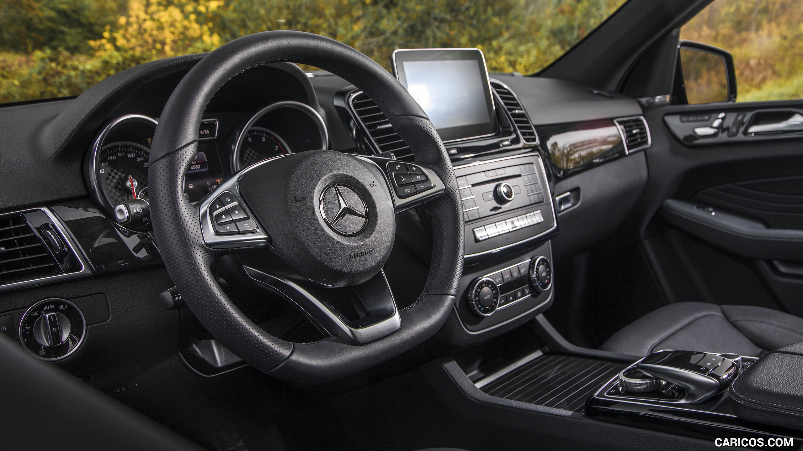 2017 Mercedes-AMG GLE43 (US-Spec) - Interior, #55 of 71