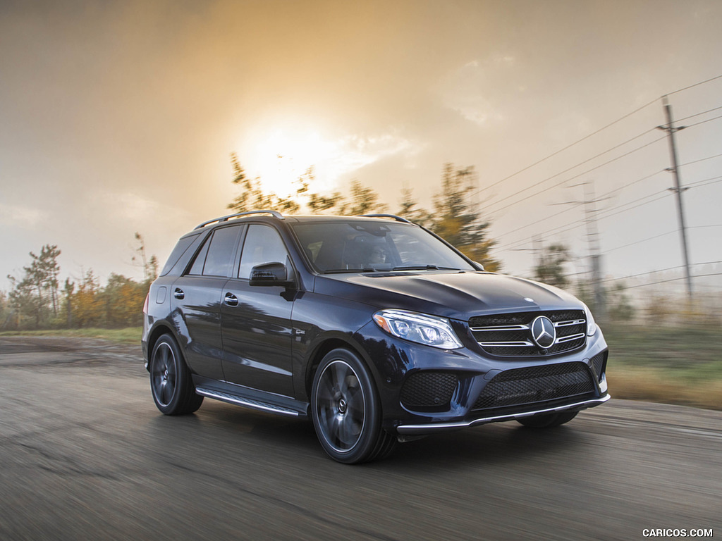 2017 Mercedes-AMG GLE43 (US-Spec) - Front Three-Quarter