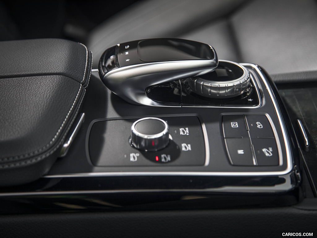 2017 Mercedes-AMG GLE43 (US-Spec) - Interior, Controls