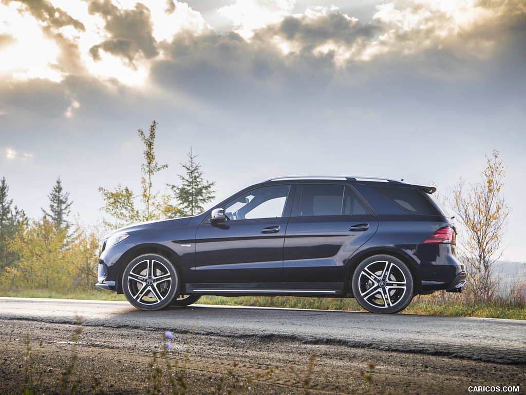 2017 Mercedes-AMG GLE43 (US-Spec) - Side