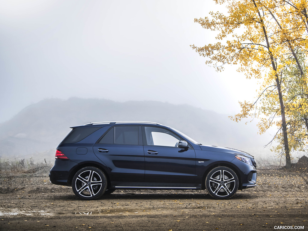 2017 Mercedes-AMG GLE43 (US-Spec) - Side