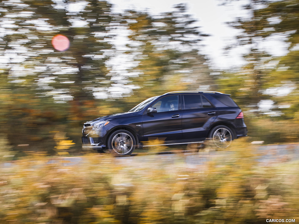 2017 Mercedes-AMG GLE43 (US-Spec) - Side