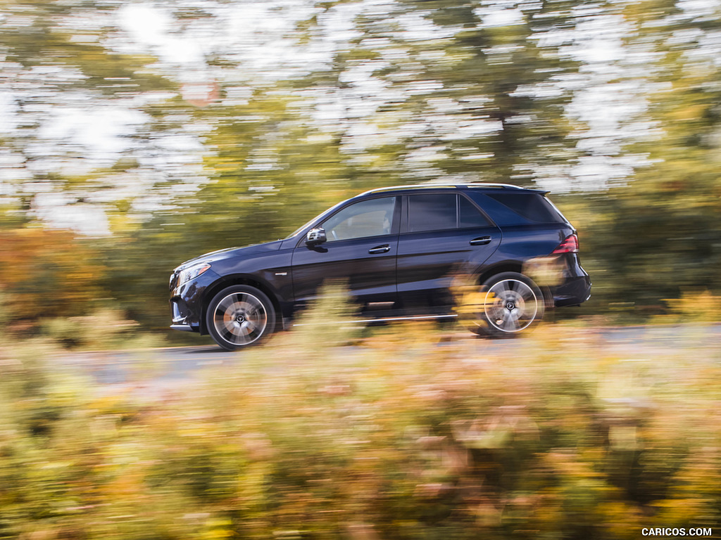 2017 Mercedes-AMG GLE43 (US-Spec) - Side