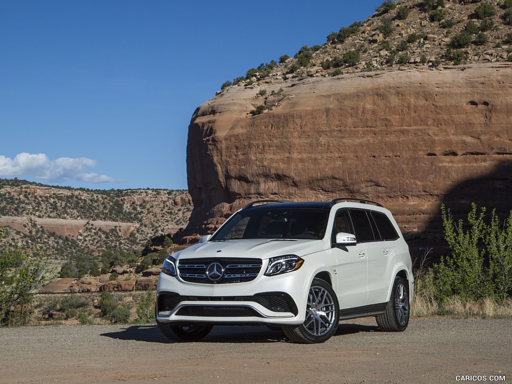 2017 Mercedes-AMG GLS 63 (US-Spec) - Front