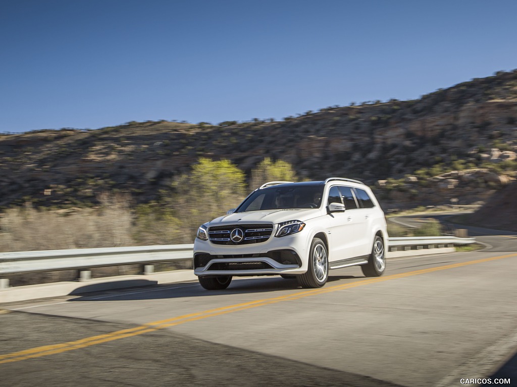 2017 Mercedes-AMG GLS 63 (US-Spec) - Front