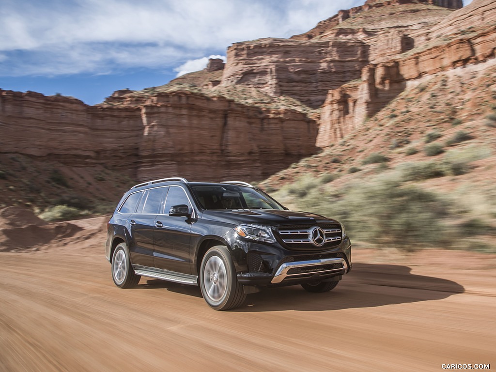 2017 Mercedes-AMG GLS 63 (US-Spec) - Front