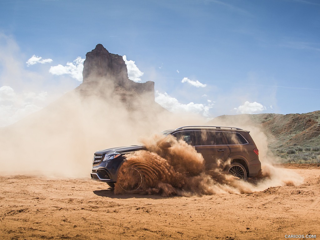 2017 Mercedes-AMG GLS 63 (US-Spec) - Off-Road