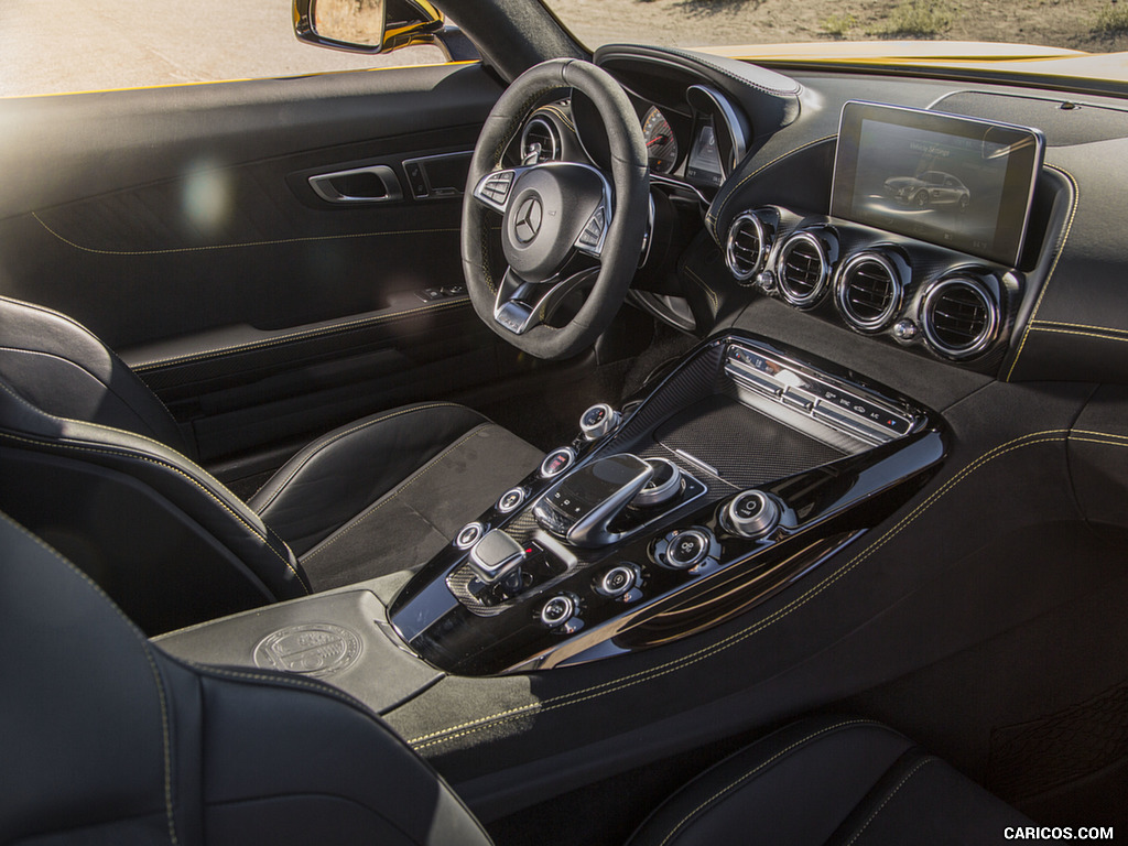 2017 Mercedes-AMG GT S (US-Spec) - Interior