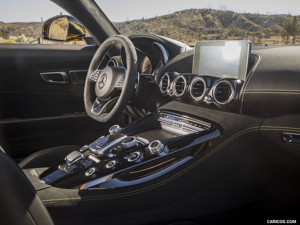 2017 Mercedes-AMG GT S (US-Spec) - Interior