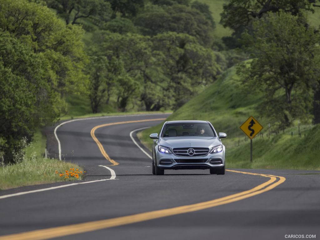 2017 Mercedes-Benz C350e C-Class Plug-in-Hybrid (US-Spec) - Front