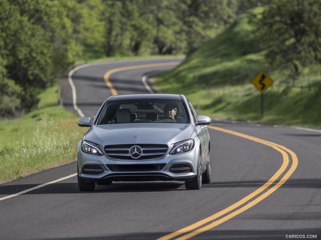 2017 Mercedes-Benz C350e C-Class Plug-in-Hybrid (US-Spec) - Front