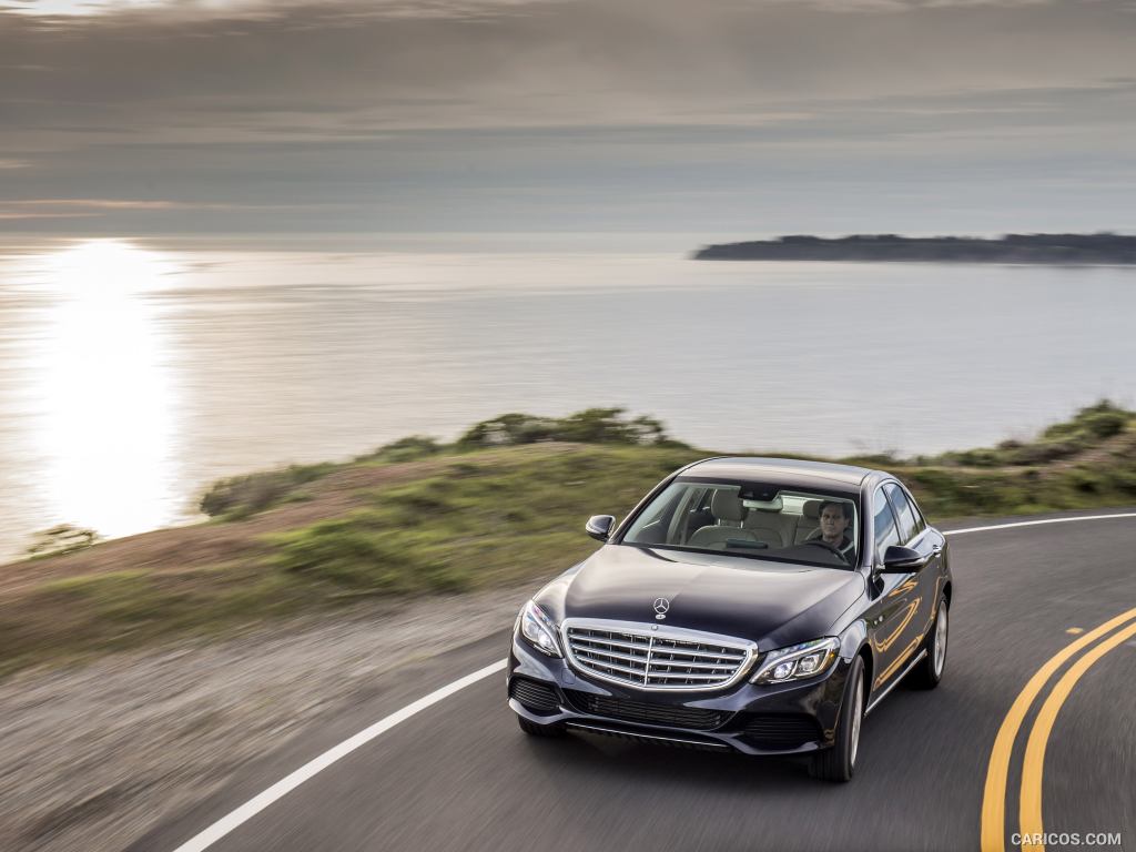 2017 Mercedes-Benz C350e C-Class Plug-in-Hybrid (US-Spec) - Front