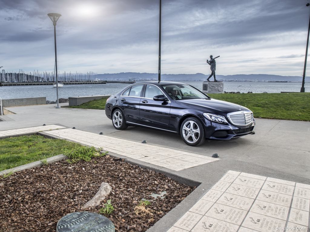 2017 Mercedes-Benz C350e C-Class Plug-in-Hybrid (US-Spec) - Front