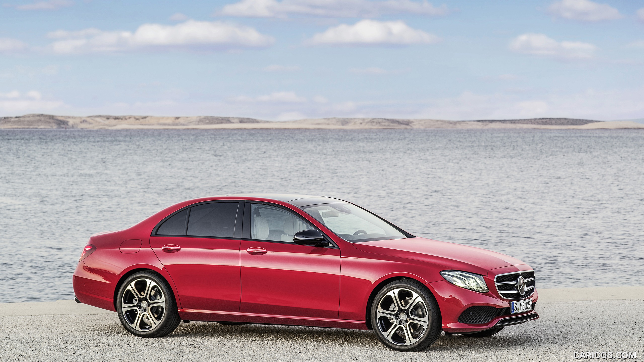 2017 Mercedes-Benz E-Class E 220 d AVANTGARDE Night Package (Color: Hyazinth red) - Side, #23 of 106
