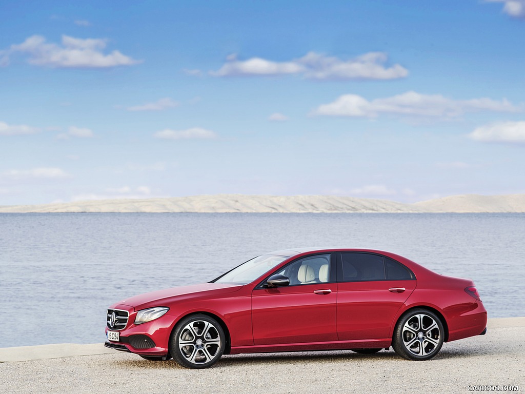 2017 Mercedes-Benz E-Class E 220 d AVANTGARDE Night Package (Color: Hyazinth red) - Side