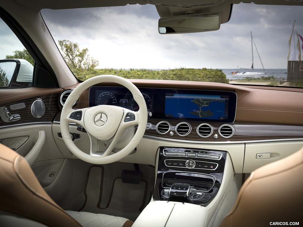 2017 Mercedes-Benz E-Class E400 Estate - Interior, Cockpit