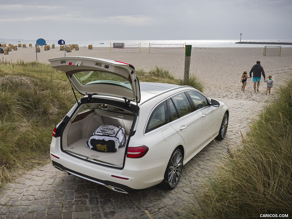 2017 Mercedes-Benz E-Class E400 Estate - Trunk