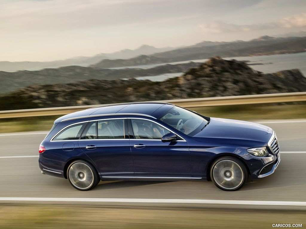 2017 Mercedes-Benz E-Class Estate E 350 d Exclusive Line (Color: cavansite Blue) - Side