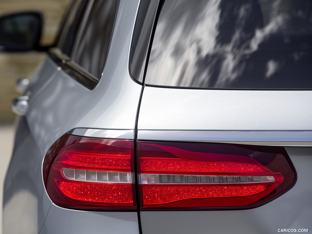 2017 Mercedes-Benz E-Class Estate E 400 4MATIC AMG Line (Color: Diamond Silver) - Tail Light