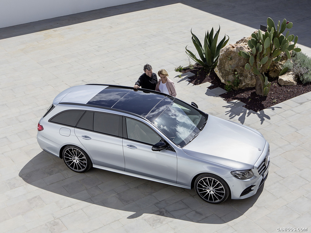 2017 Mercedes-Benz E-Class Estate E400 AMG Line (Color: Diamond Silver) - Top