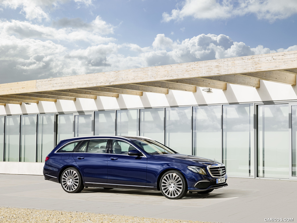 2017 Mercedes-Benz E-Class Estate Exclusive Line (Color: Cavansite Blue) - Side