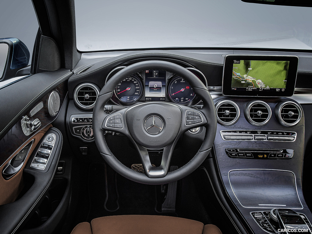 2017 Mercedes-Benz GLC 250 d 4MATIC Coupe - Saddle Brown Leather, Cockpit