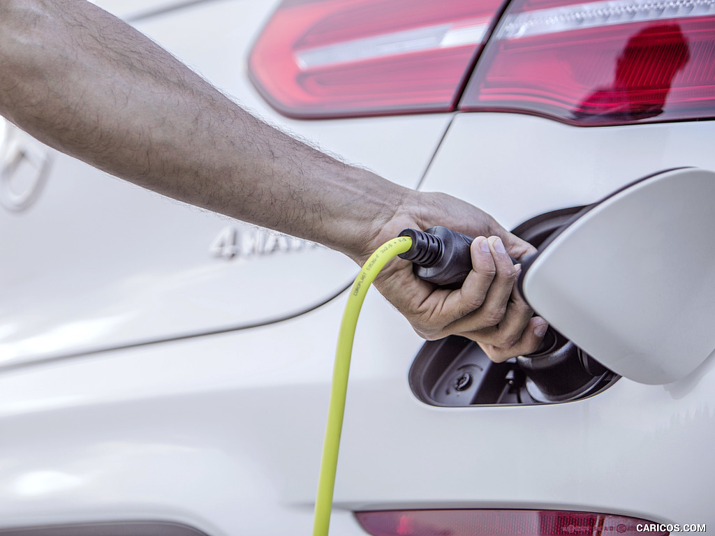 2017 Mercedes-Benz GLC 350 e Coupe Plug-in-Hybrid (Color: Diamond White) - Charging