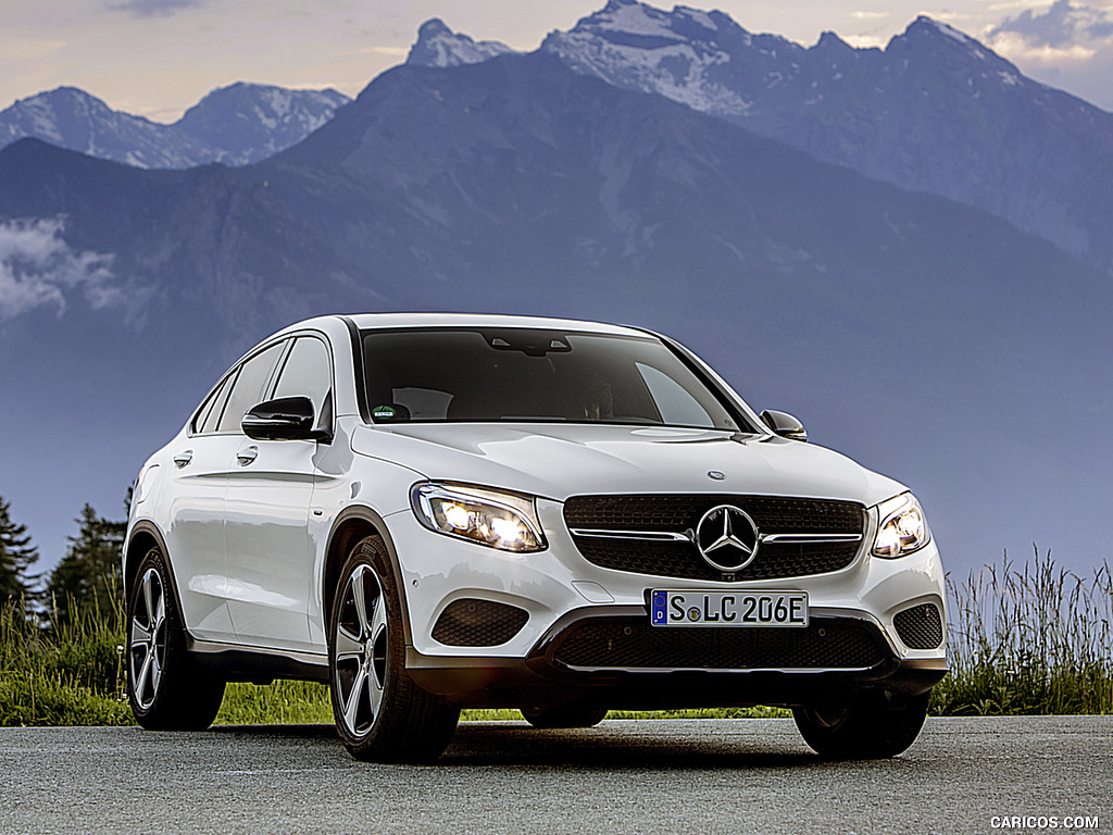 2017 Mercedes-Benz GLC 350 e Coupe Plug-in-Hybrid (Color: Diamond White) - Front Three-Quarter