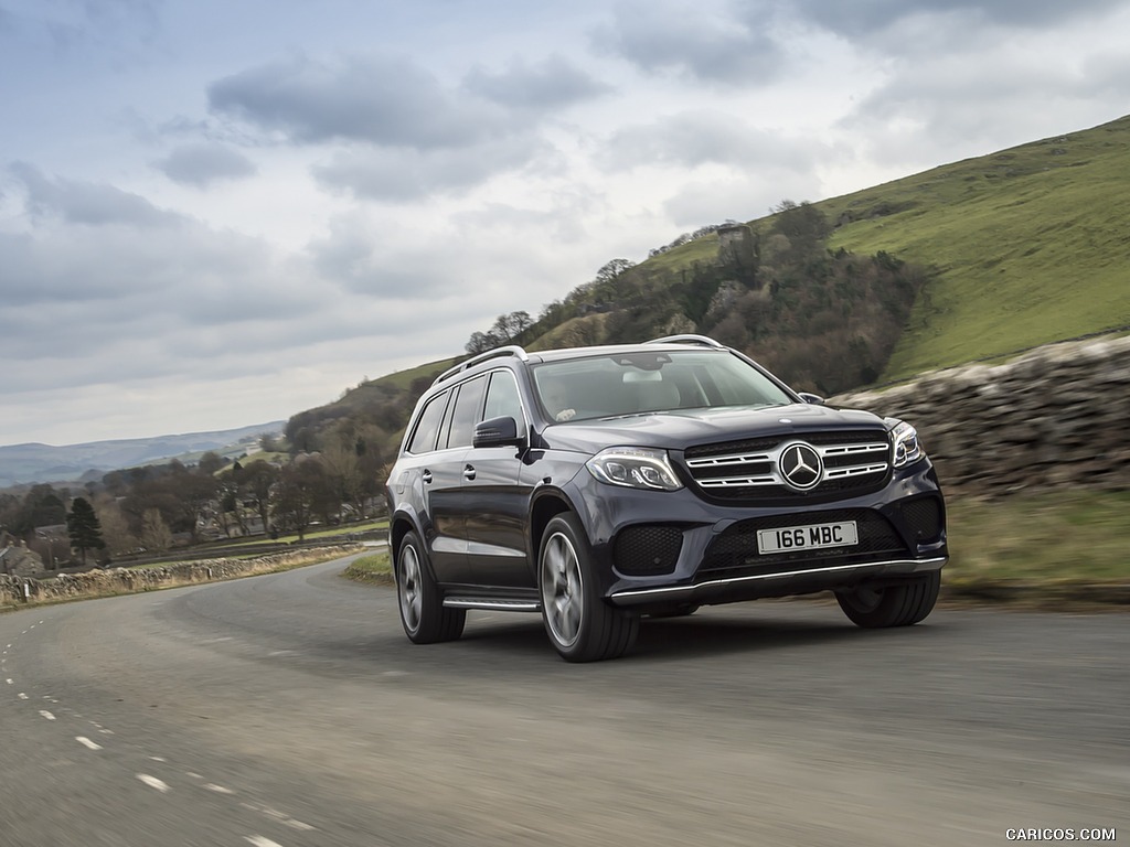 2017 Mercedes-Benz GLS 350 d 4MATIC AMG Line (UK-Spec, Diesel) - Front