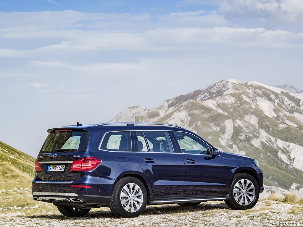 2017 Mercedes-Benz GLS 350d 4MATIC (Color: Cavansite Blue) - Rear