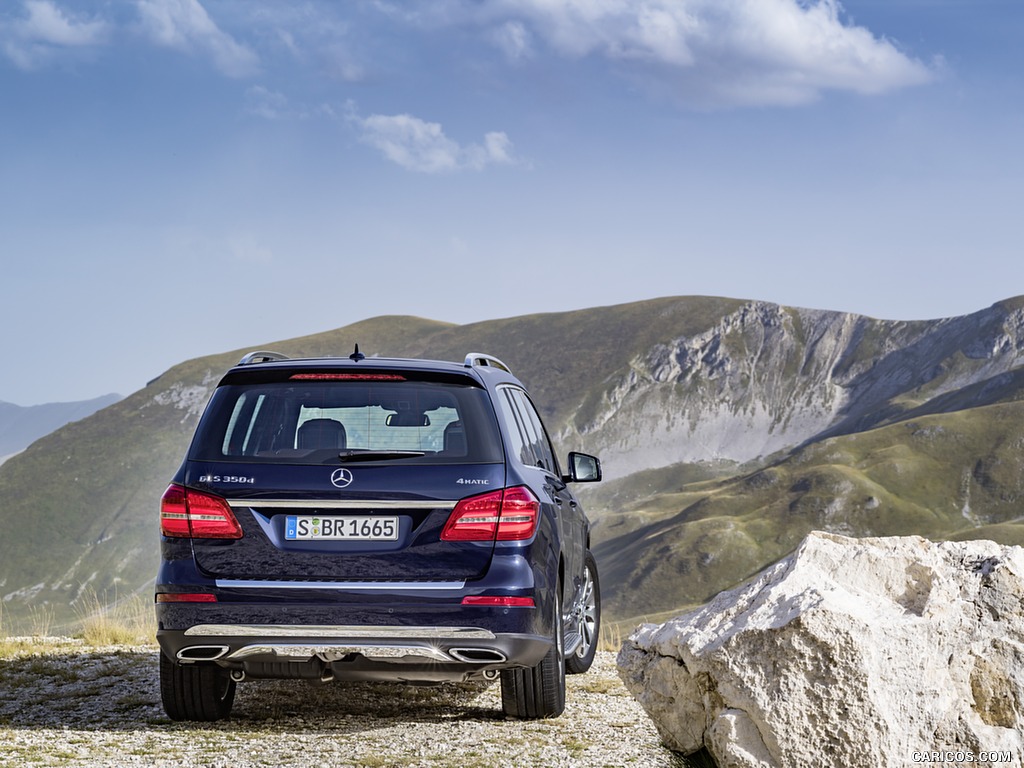 2017 Mercedes-Benz GLS 350d 4MATIC (Color: Cavansite Blue) - Rear