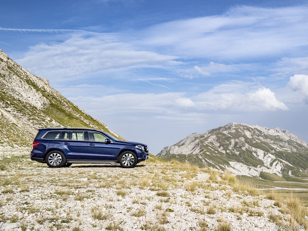 2017 Mercedes-Benz GLS 350d 4MATIC (Color: Cavansite Blue) - Side