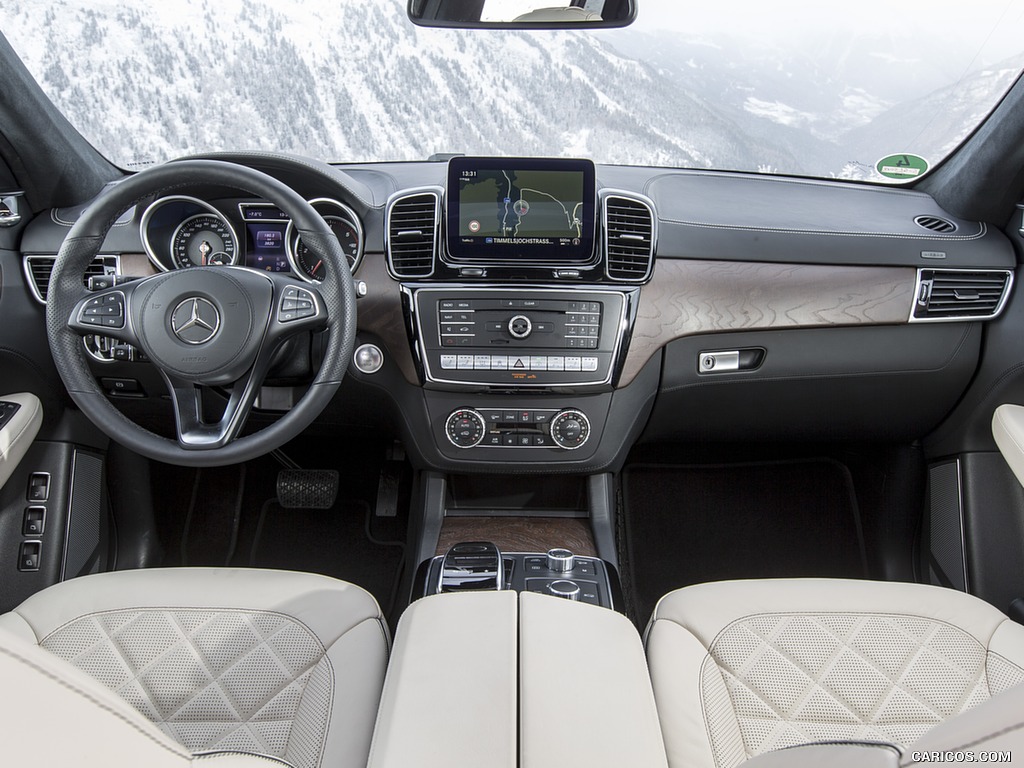 2017 Mercedes-Benz GLS 350d 4MATIC AMG Line - Interior, Cockpit