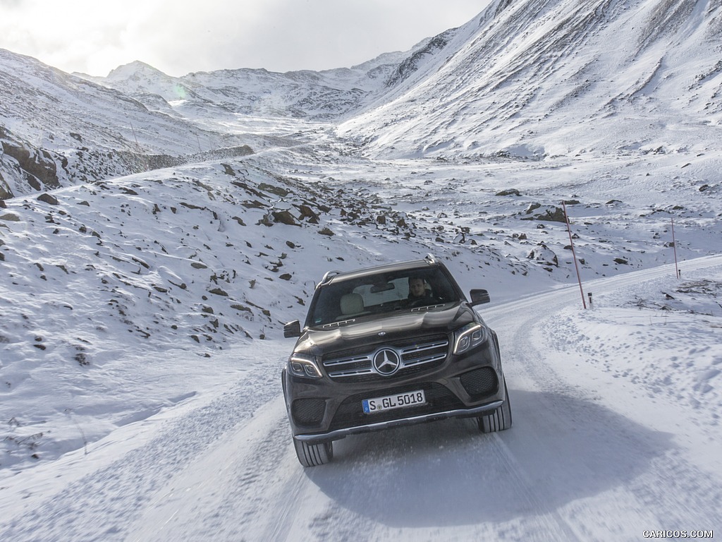 2017 Mercedes-Benz GLS 350d 4MATIC AMG Line in Snow - Front