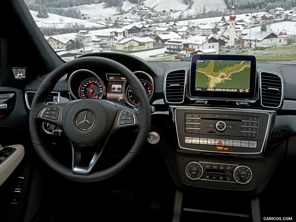 2017 Mercedes-Benz GLS 400 4MATIC - Interior, Cockpit