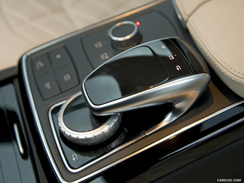 2017 Mercedes-Benz GLS 400 4MATIC - Interior, Detail