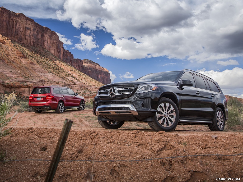 2017 Mercedes-Benz GLS 450 (US-Spec) - Front