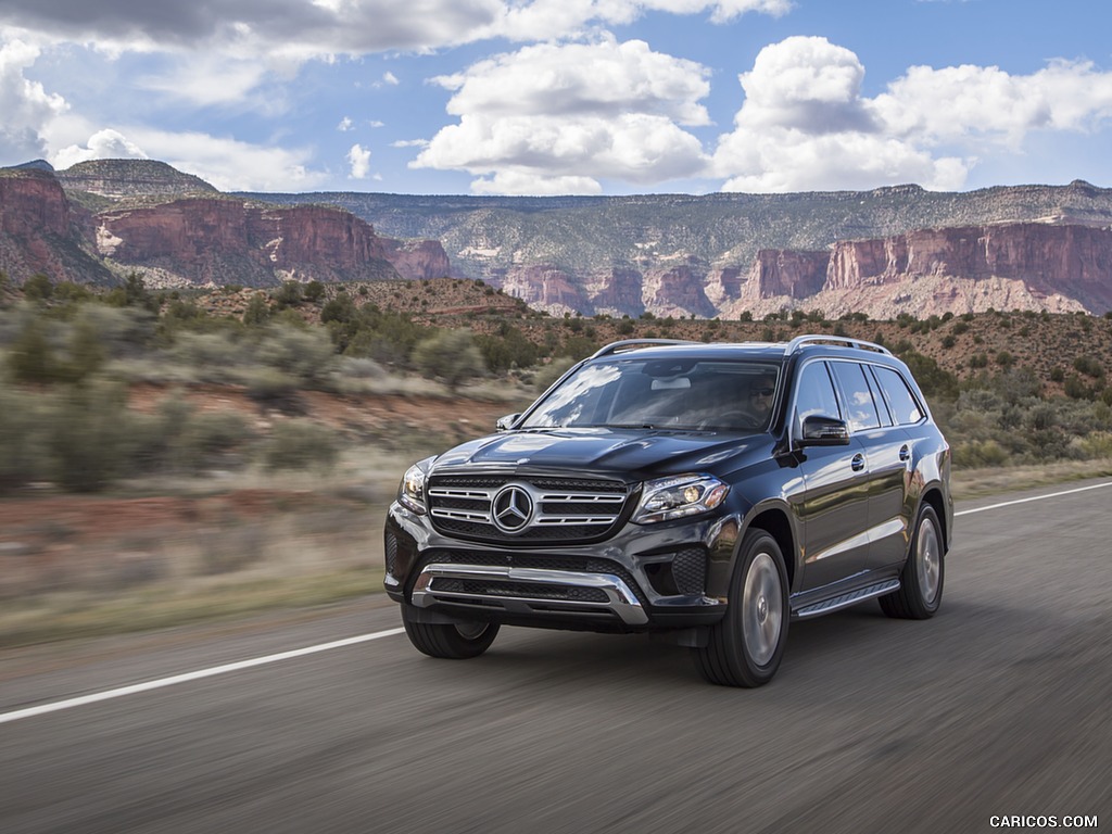 2017 Mercedes-Benz GLS 450 (US-Spec) - Front