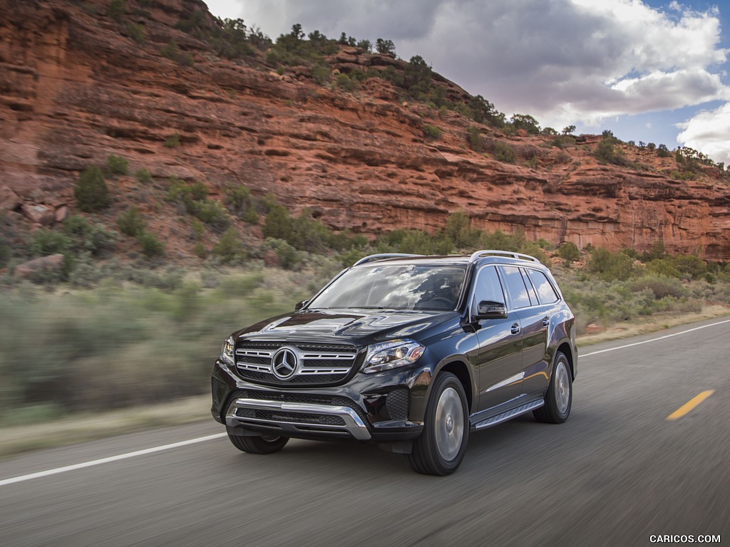 2017 Mercedes-Benz GLS 450 (US-Spec) - Front