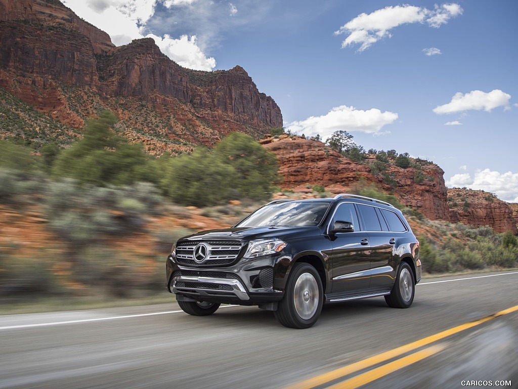 2017 Mercedes-Benz GLS 450 (US-Spec) - Front