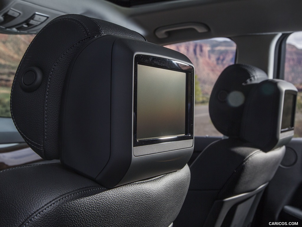 2017 Mercedes-Benz GLS 450 (US-Spec) - Rear Seat Entertainment System