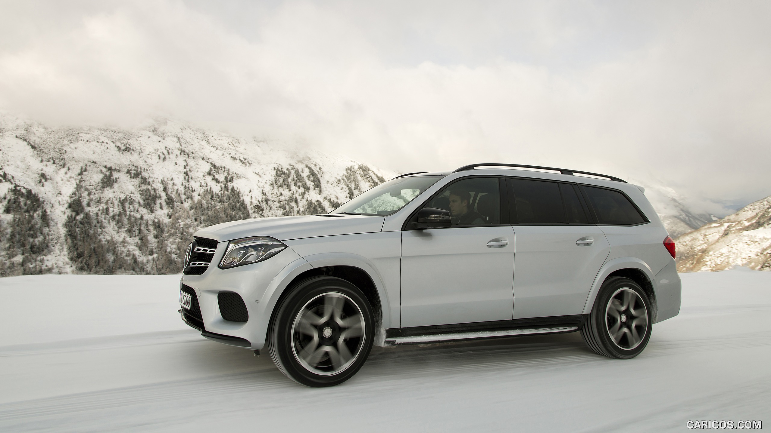 2017 Mercedes-Benz GLS 500 4MATIC AMG Line in Snow - Side, #130 of 255