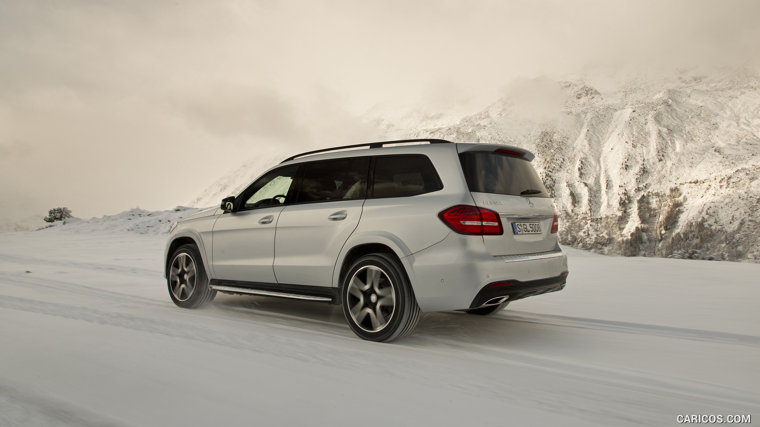 2017 Mercedes-Benz GLS 500 4MATIC AMG Line in Snow - Side, #132 of 255
